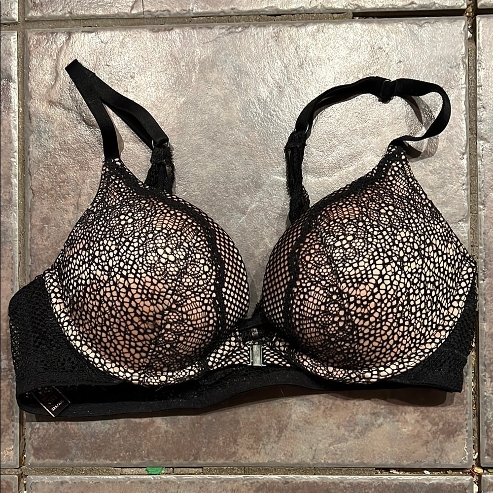 VS Bombshell Plunge with back strap detailing